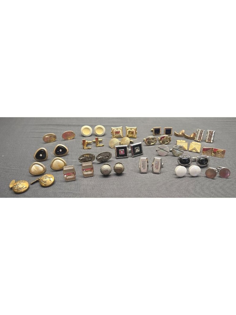 Vintage Cufflinks Lot of Mens Jewelry 23 pairs Gold & Silver Tone Swank